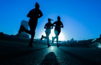 英超曼城对阵阿森纳激烈拼抢 足球比赛